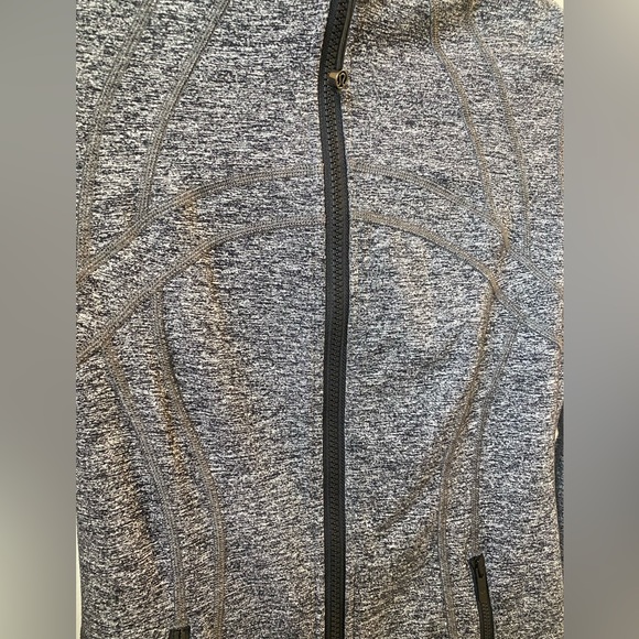 Lulu Lemon Define Jacket - Size 6 - Picture 5 of 7